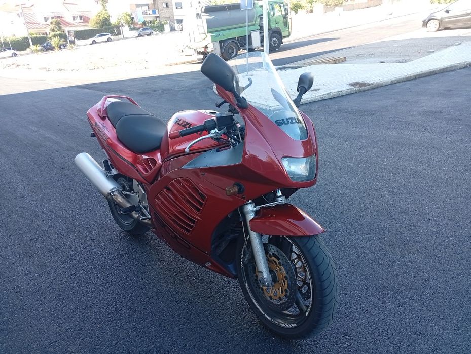 Suzuki RF 900 cc
