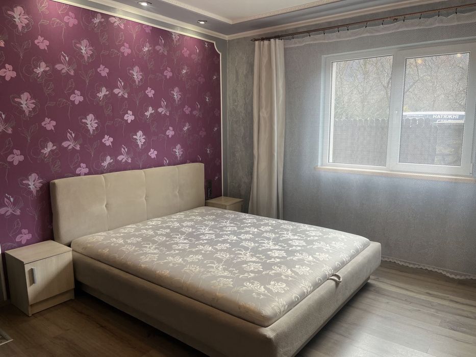 Житловий будинок з мансардою