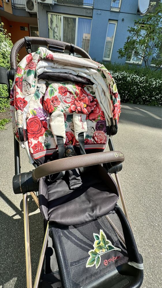 прогулянкова коляска cybex priam spring blossom