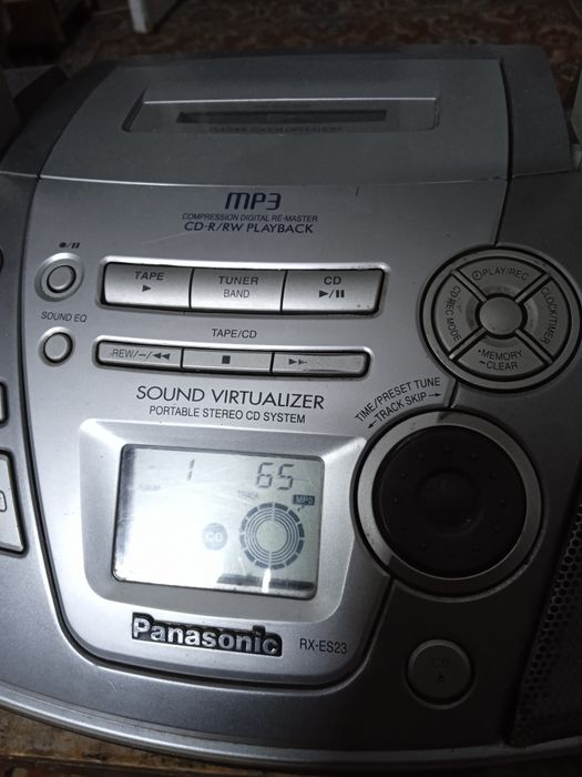 Продам магнитофон Панасоник.
