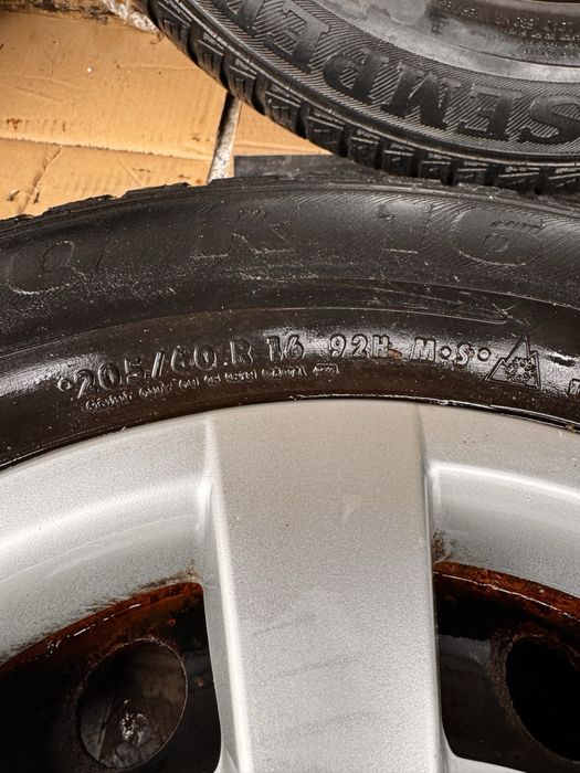 Koła zimowe Toyota 16” 5x114,3 opony Semperit Master-Grip