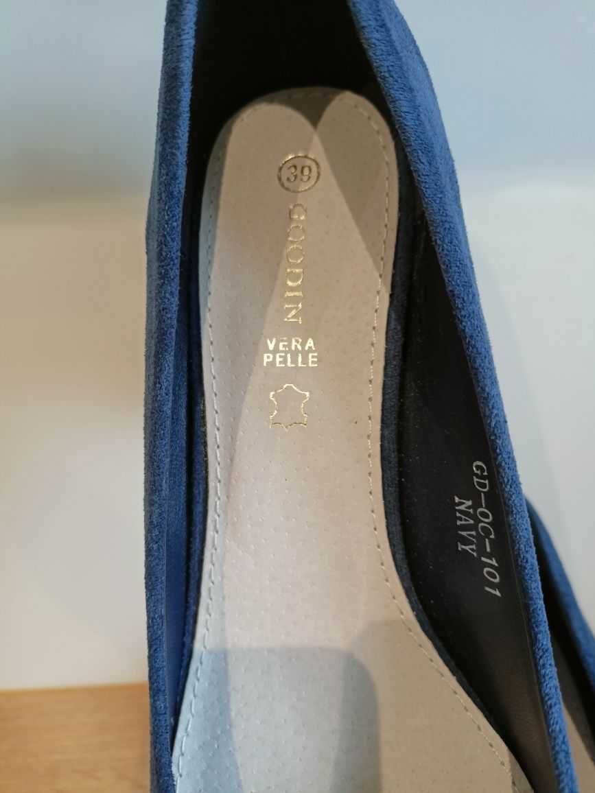 Nowe półbuty Buty czółenka na słupku r. 39 granatowe zamszowe