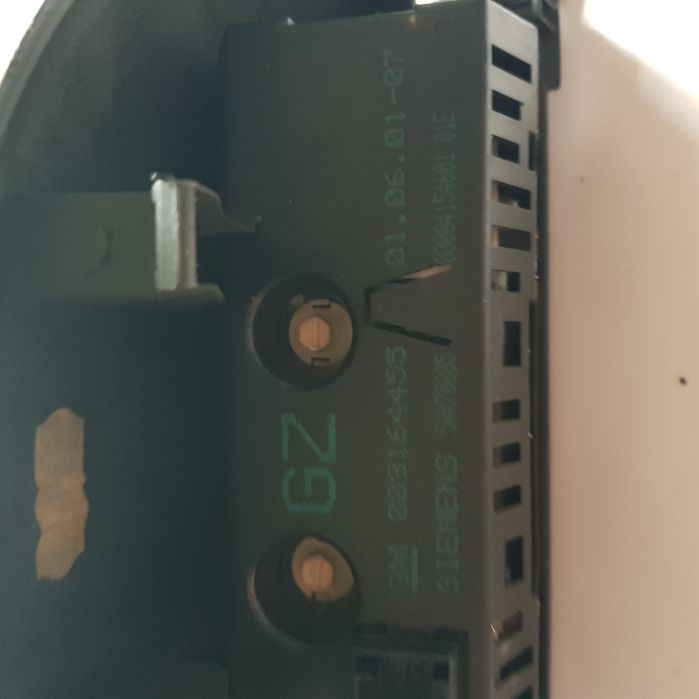 Wyświetlacz radia zegarka opel corsa C 2001r