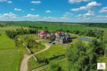 Земельна ділянка в котеджному містечку, квадратної форми Власник