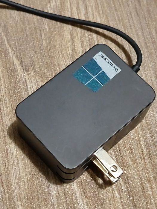 Zasilacz ładowarka Microsoft Surface model 1512 12V 2A