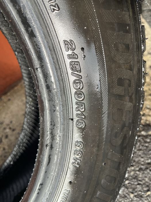 Шини зимові Bridgestone Blizzak R16 215/60
