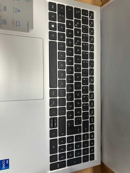 Dell Inspiron 15 3530 i7-1355U 16GB Ram 512 GB SSD Win 11 Srebrny