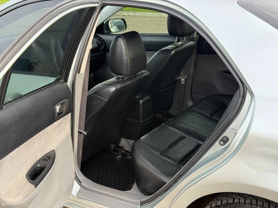 Продам автомобіль Mazda 6 2003 рік 2.0 бензин