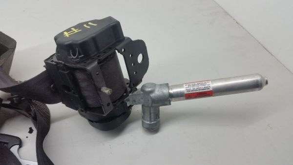 Pré-tensor cinto trás esquerdo VOLVO V50 (MW)