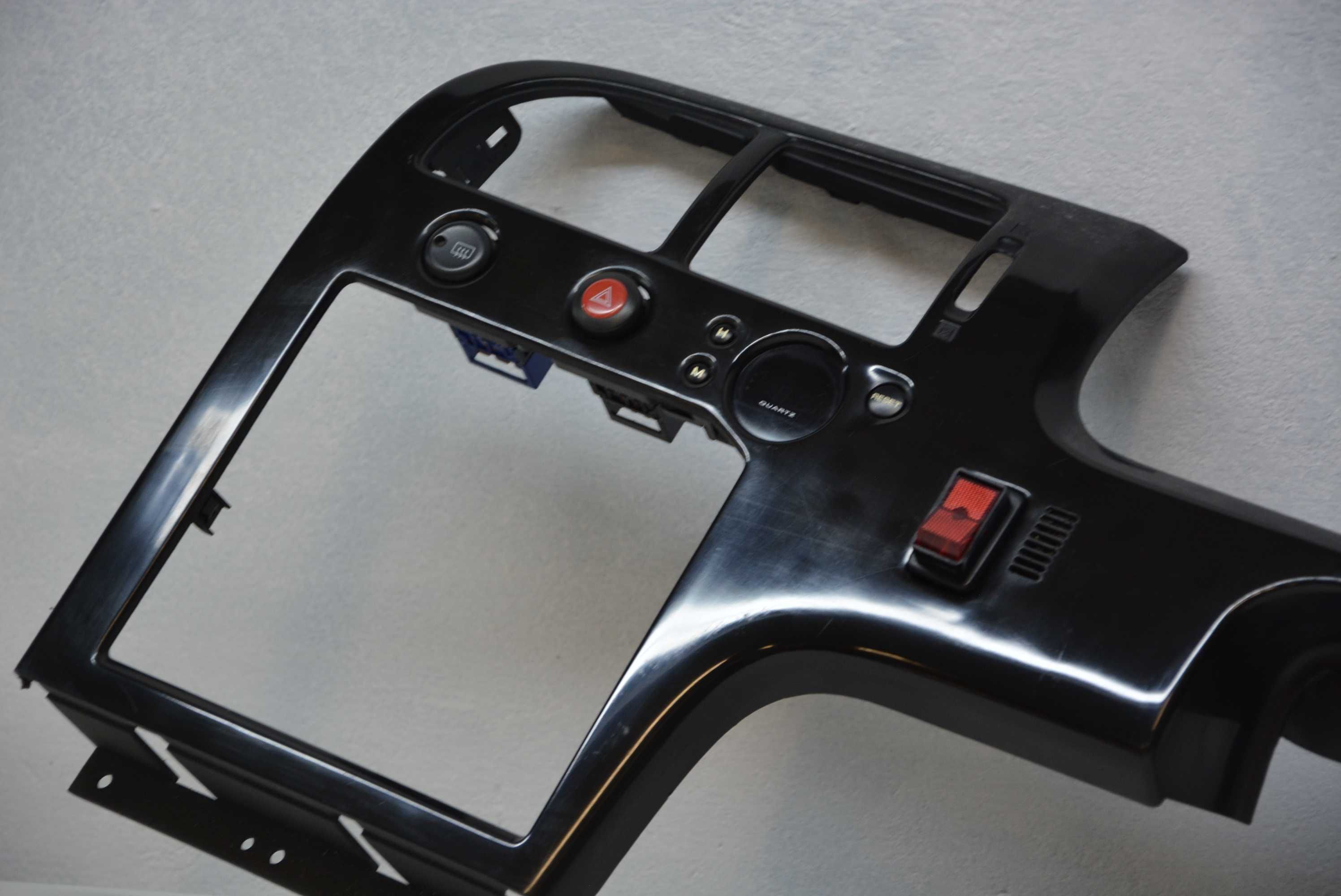 Nissan Skyline R33 panel kokpit deska konsola