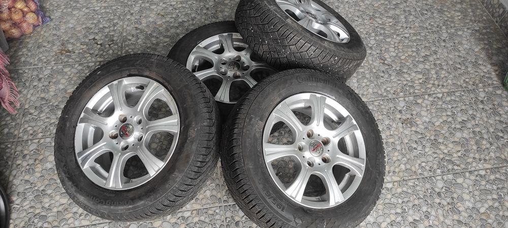 Продам комплект дисків з резиною 5*114.3