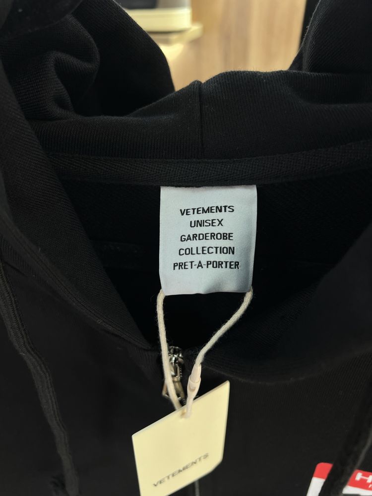 Зіп Худі VETEMENTS “My Name Is” Black / Red