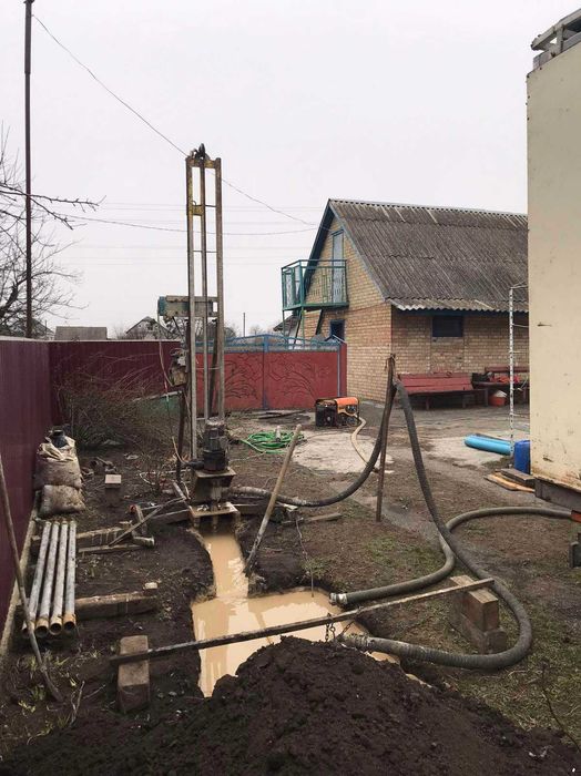 Бурение скважин Узин. Буріння свердловин на воду. Монтаж обладнання