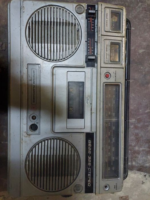 Портативная кассетная магнитола "Вега-328-стерео"