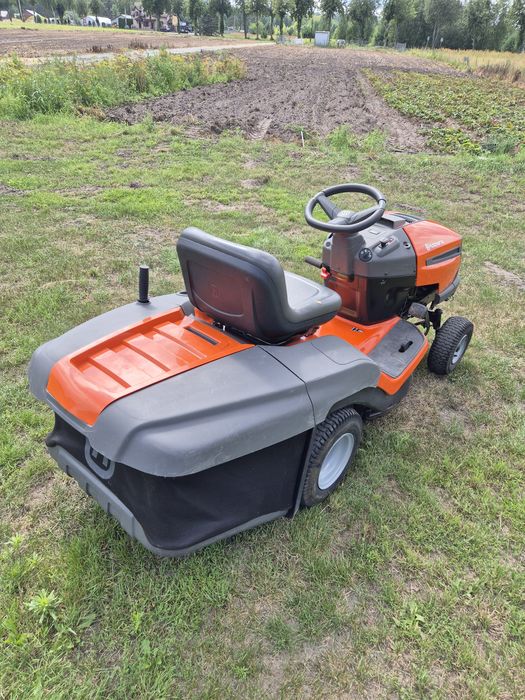 Kosiarka traktorek ciągniczek husqvarna cth126 z niemiec.