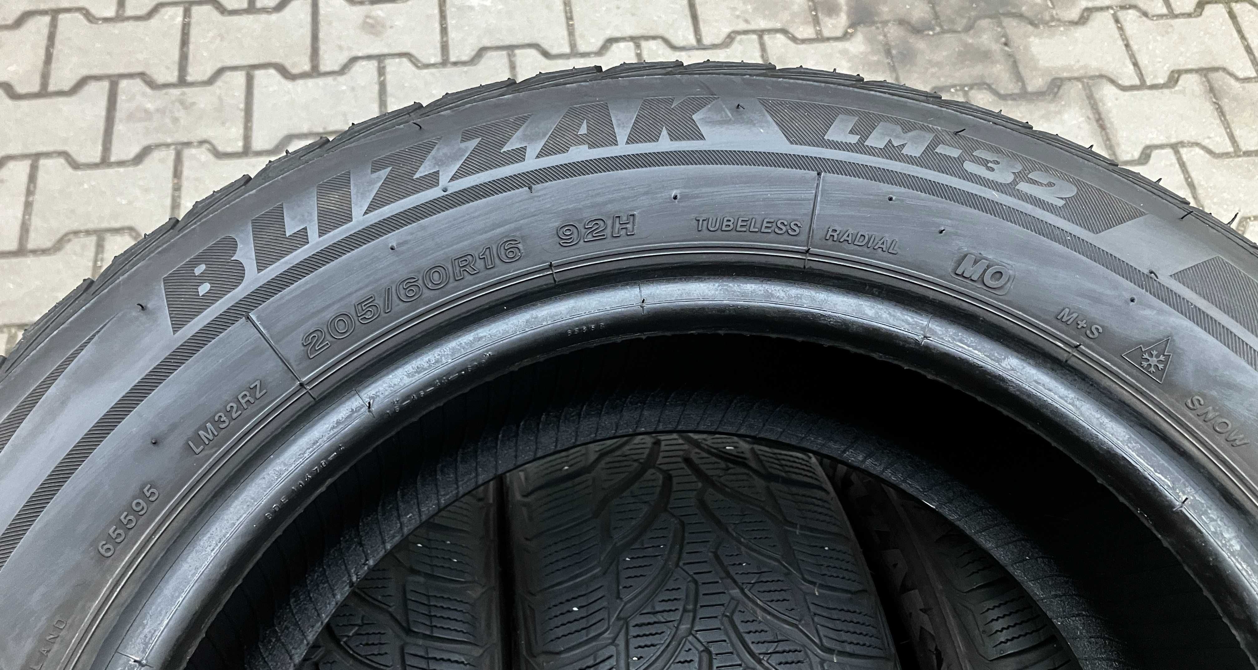BRIDGESTONE BLIZZAK LM32 205/60r16 cena za 4szt Opony zimowe