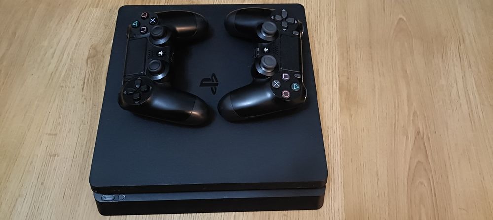 PS4 Slim 1TB • HEN 11.50 • GoldHEN • 2 comandos