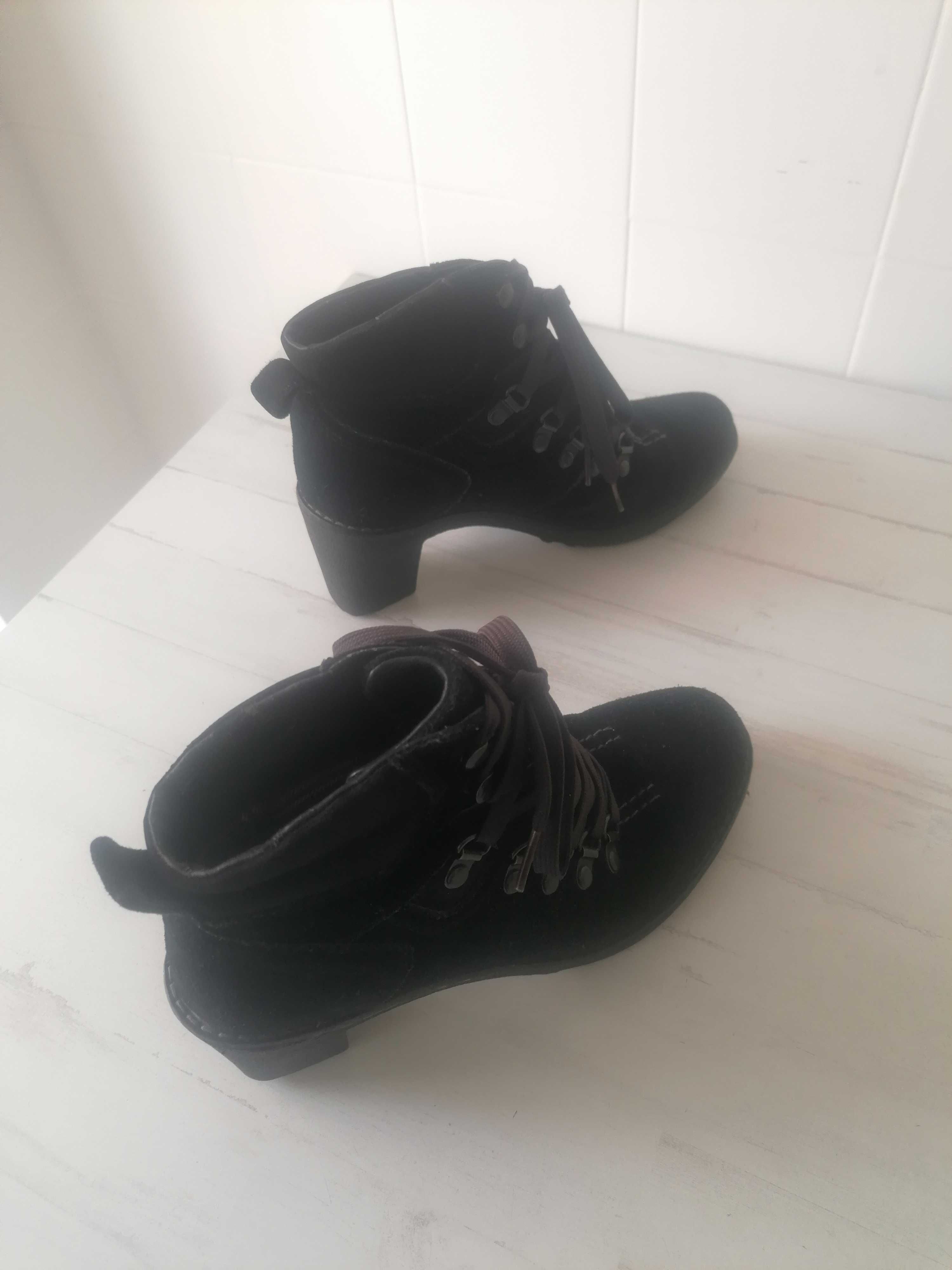 Botas Pretas Foreva - Tamanho 38 - Botins