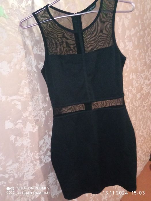 Сукня чорна на застібці