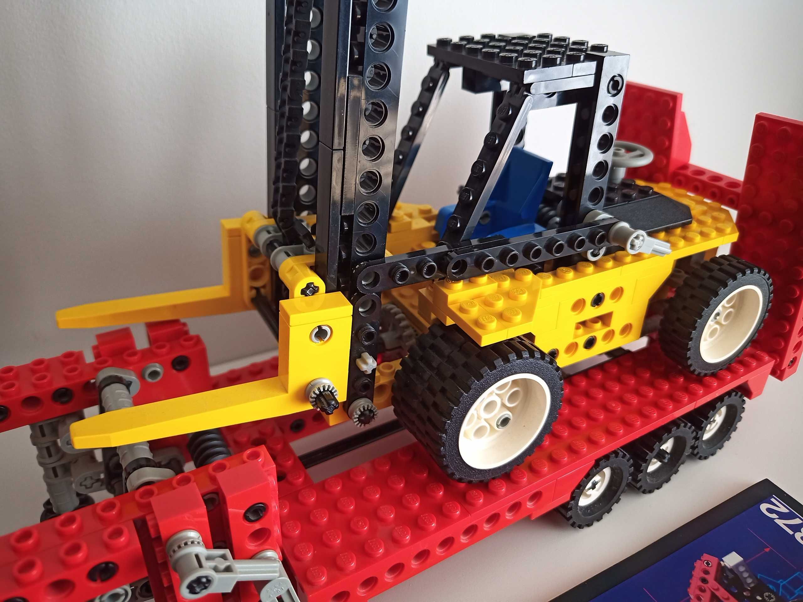 Lego Technic 8872 Forklift Transporter z 1993 roku!