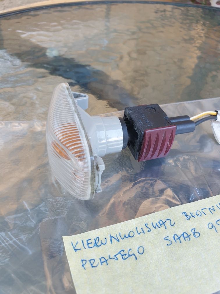 Kierunkowskaz błotnika prawego saab 95 oryginalny