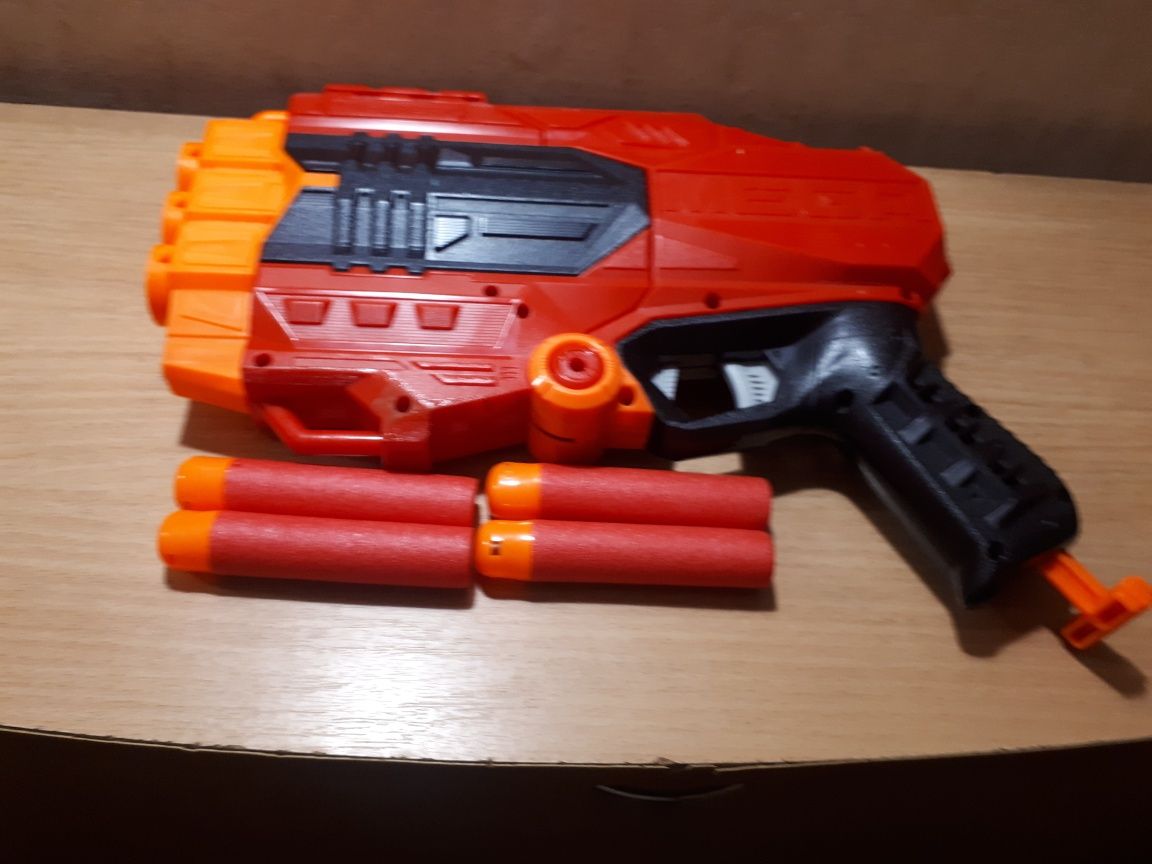 Игрушечный Бластер  Nerf.