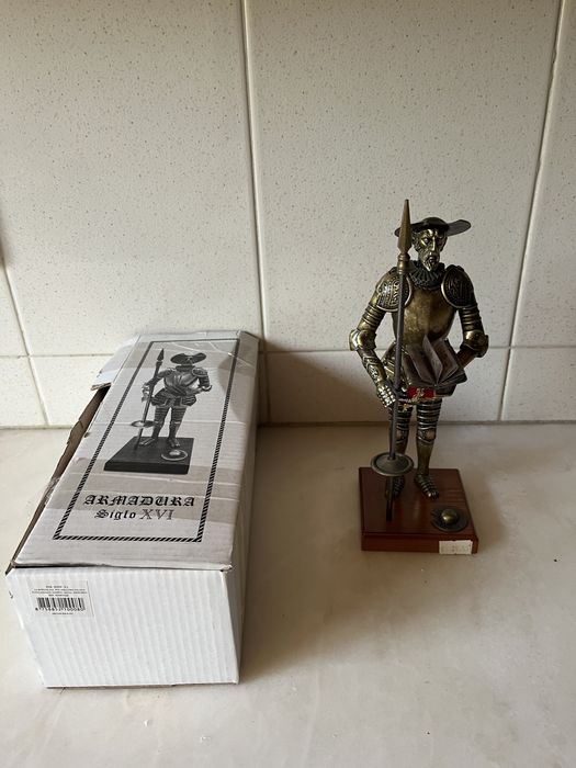NOVO-Estátua de Dom Quixote de La Mancha-bronze- com caixa