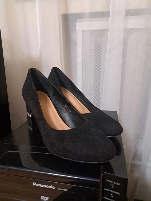 Продам туфли и босоножки 39р