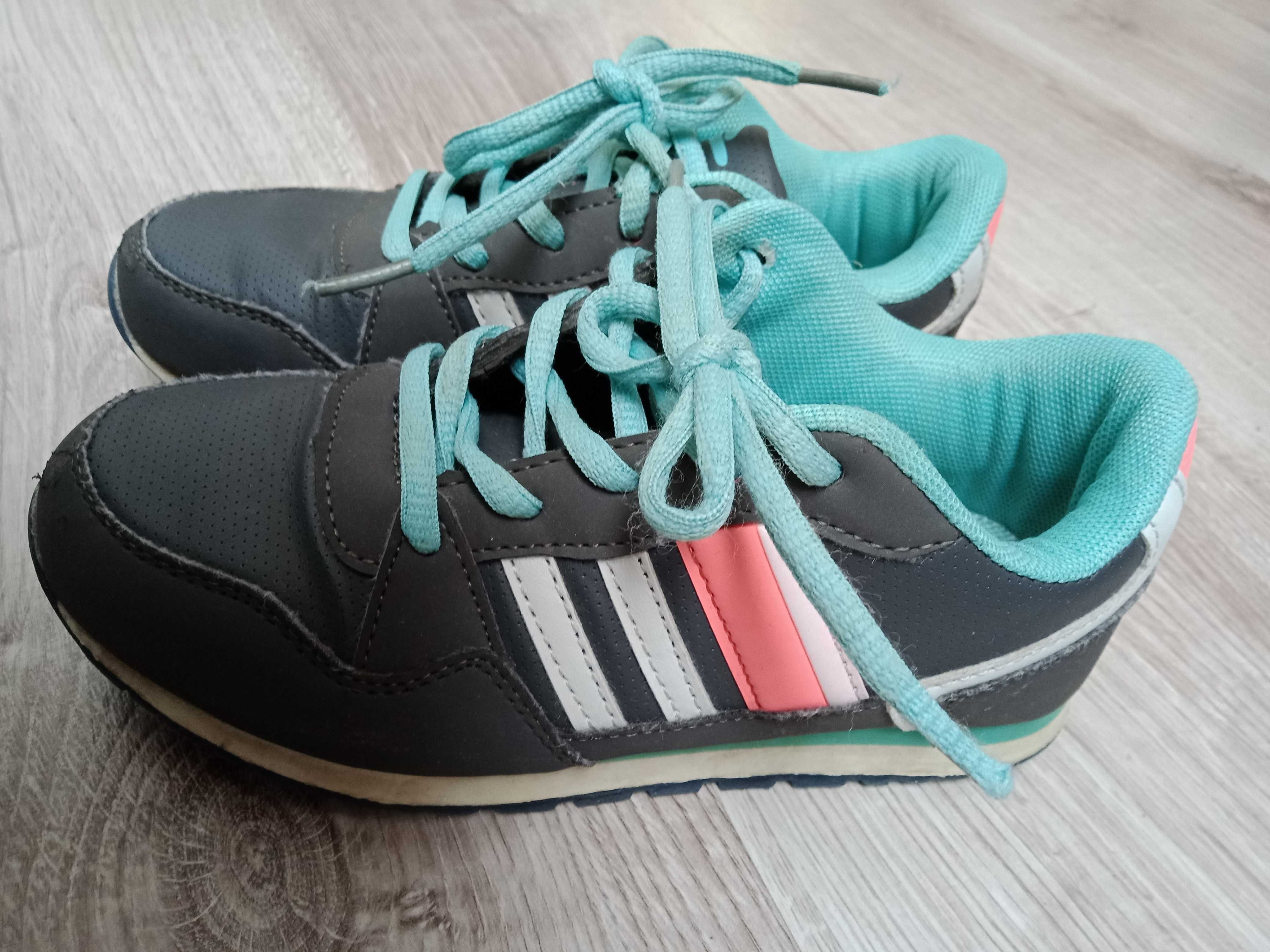 Adidaski, buty sportowe