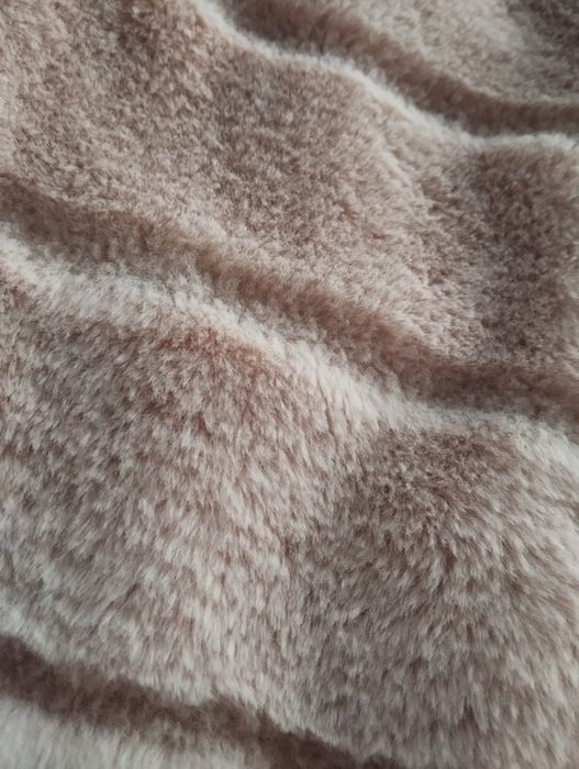 Futrzana kamizelka dla dziewczynki