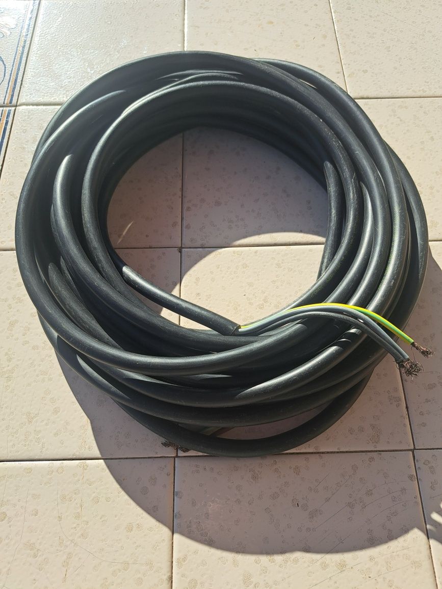 Cabo electrico trifasico H05VV-F (FVV) 4G2,5 MM²