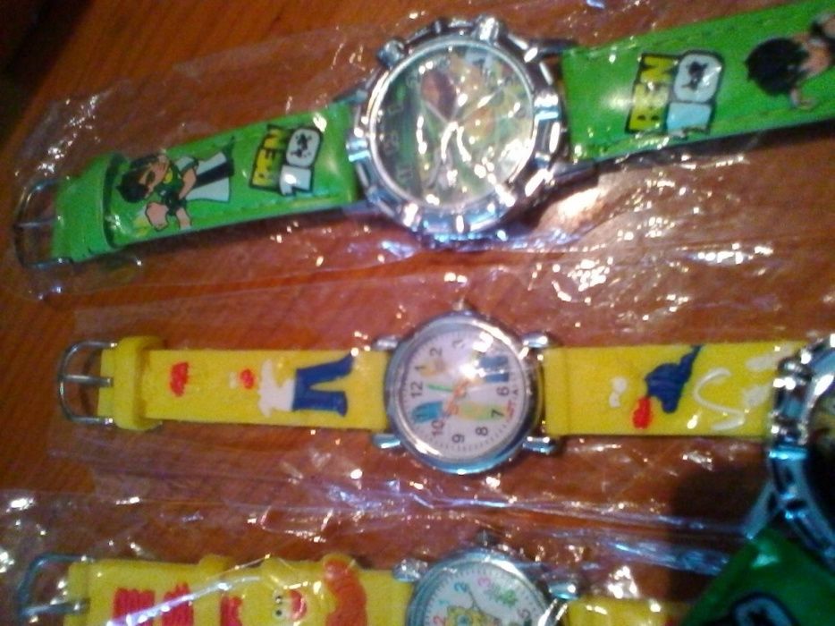 Relógios Ben 10/Bob Esponja/Simpsons/Super Mario