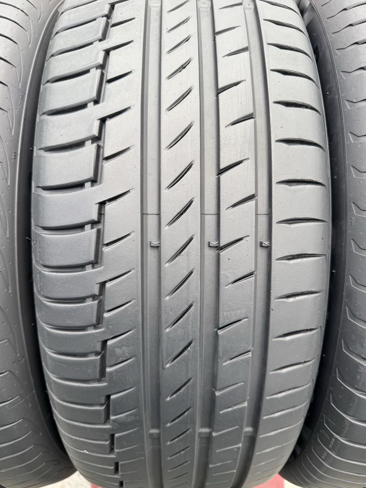 225/55R19  V XL Continental
