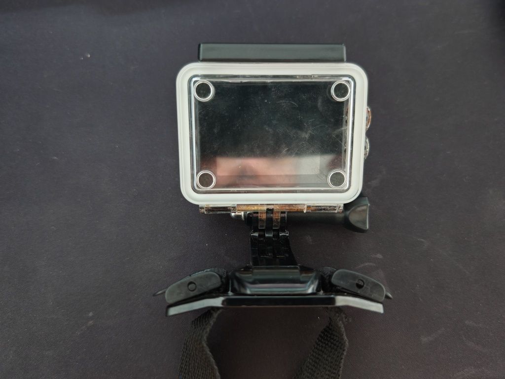 Camera Generica 4k 30 fps e 1080 a 60ps no estado SD 32 GB e kit merg
