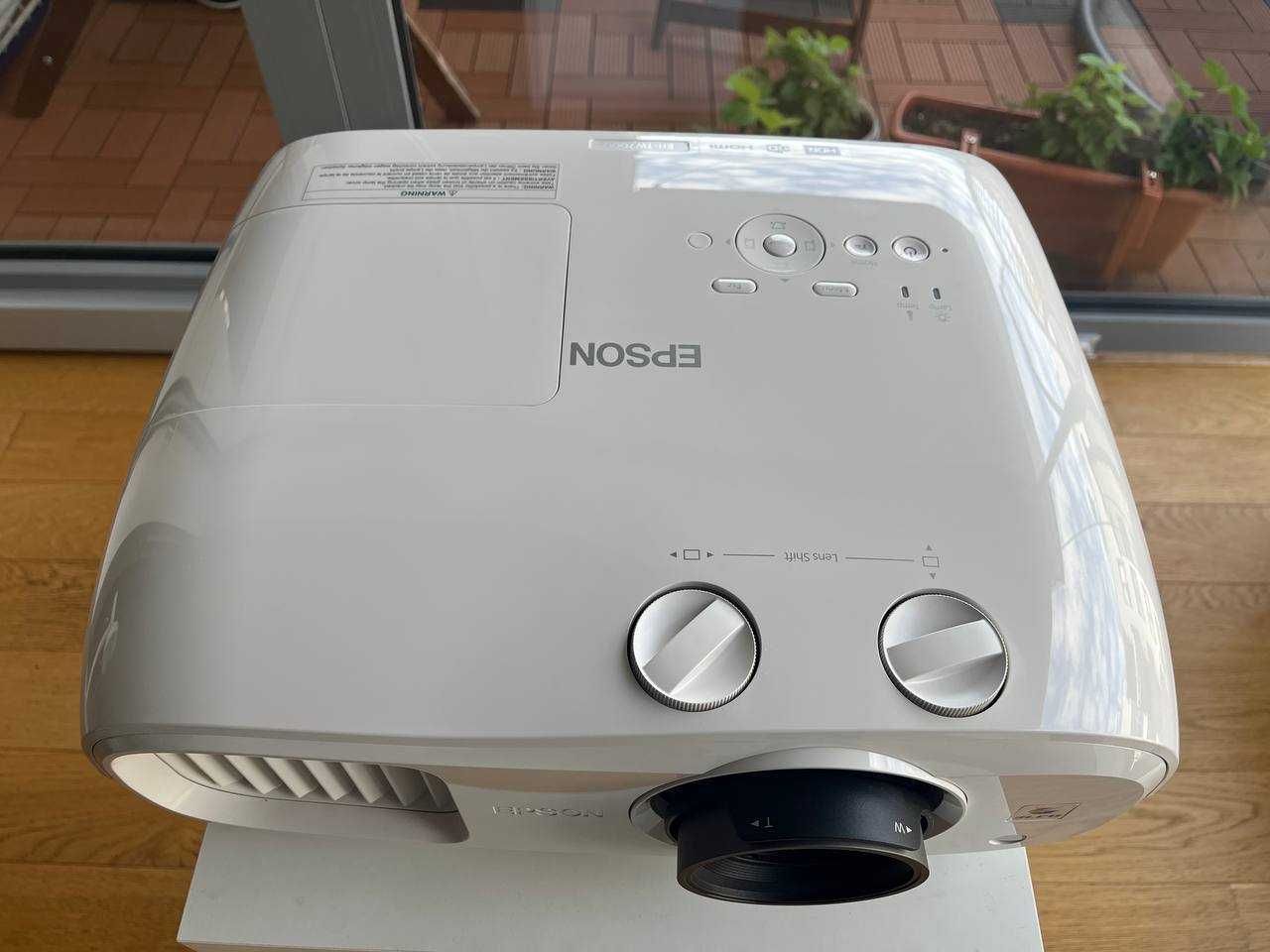 Projektor Epson EH-TW7000 (prawie nowy)