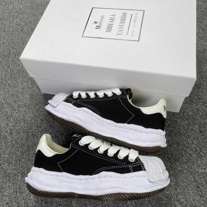 Maison Mihara Yasuhiro Blakey OG Sole Canvas Low
Black No Logo