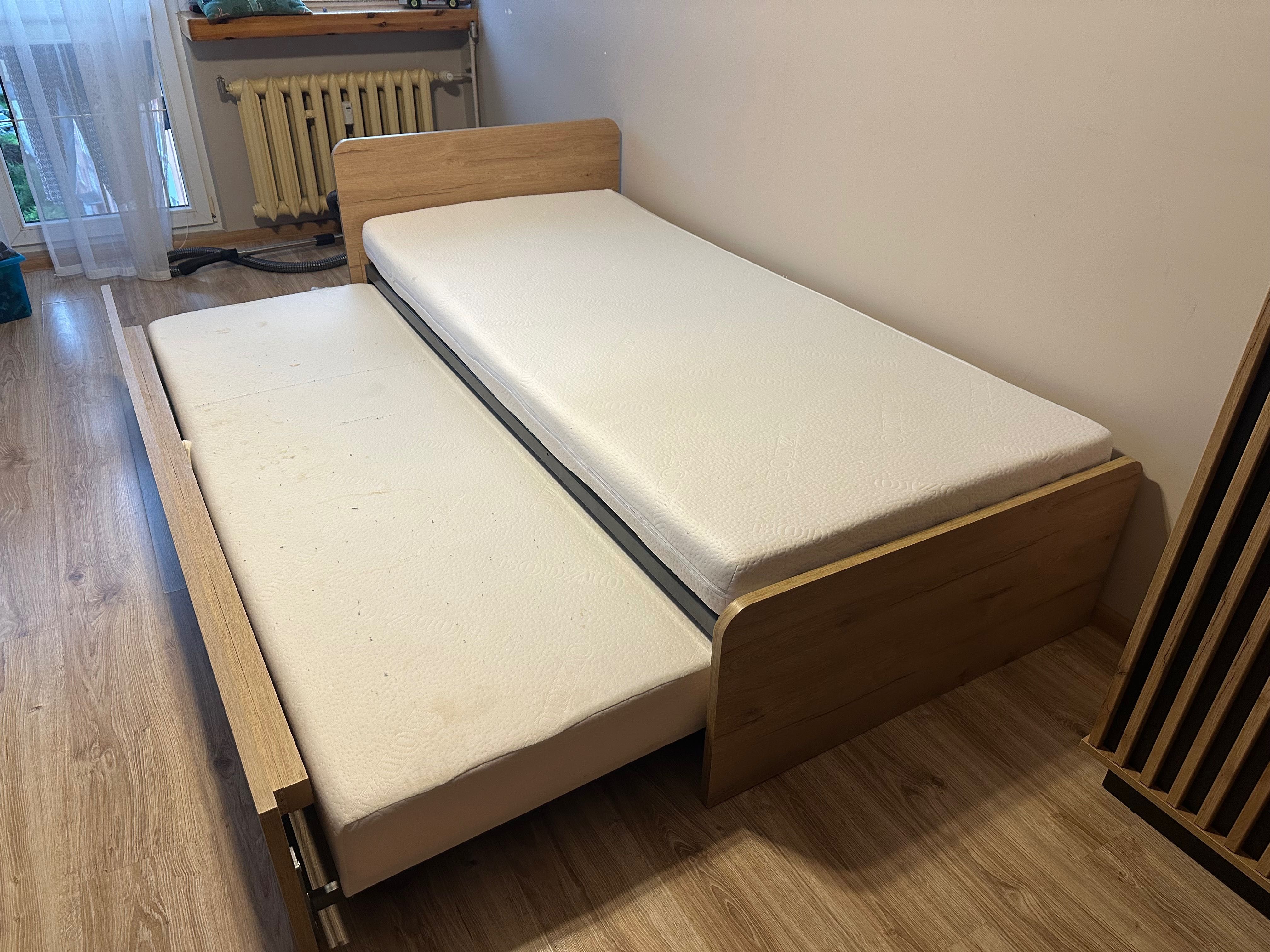 łóżko rozkładane. Dużo miejsca do spania