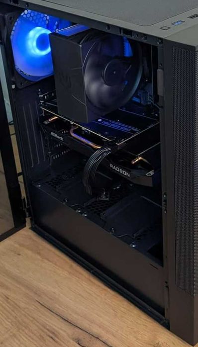 Komputer AMD Ryzen 5600 RX7600 B550M 16GB 1TB WIFI Win11 Logic Arya