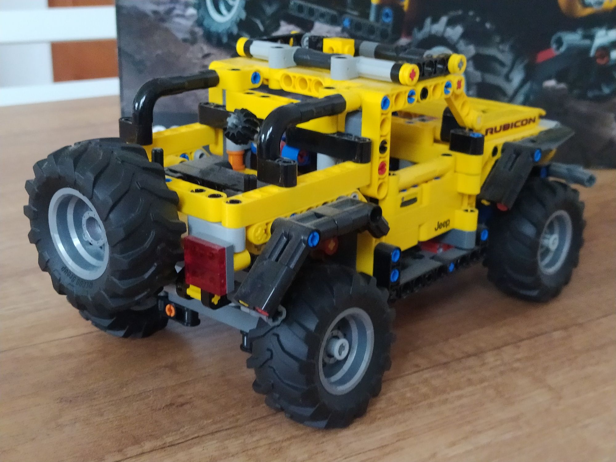 LEGO Technic Jeep Wrangler wierna replika, klocki stan Bardzo Dobry