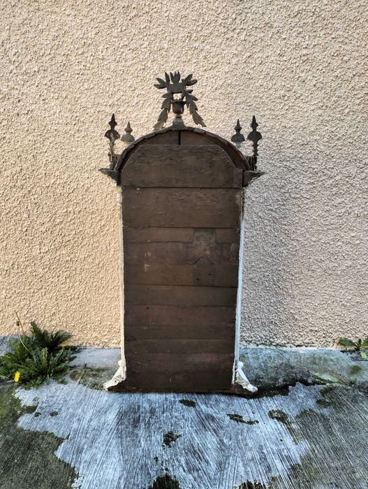 Oratório antigo com vidros da época