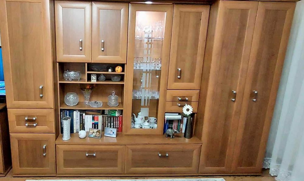 Sprzedam meble pokojowe/ do salonu ze stołem i krzesłami