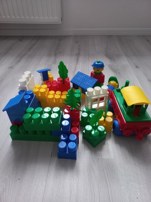 bluza niemowlęca plus klocki i maskotka pluszowa