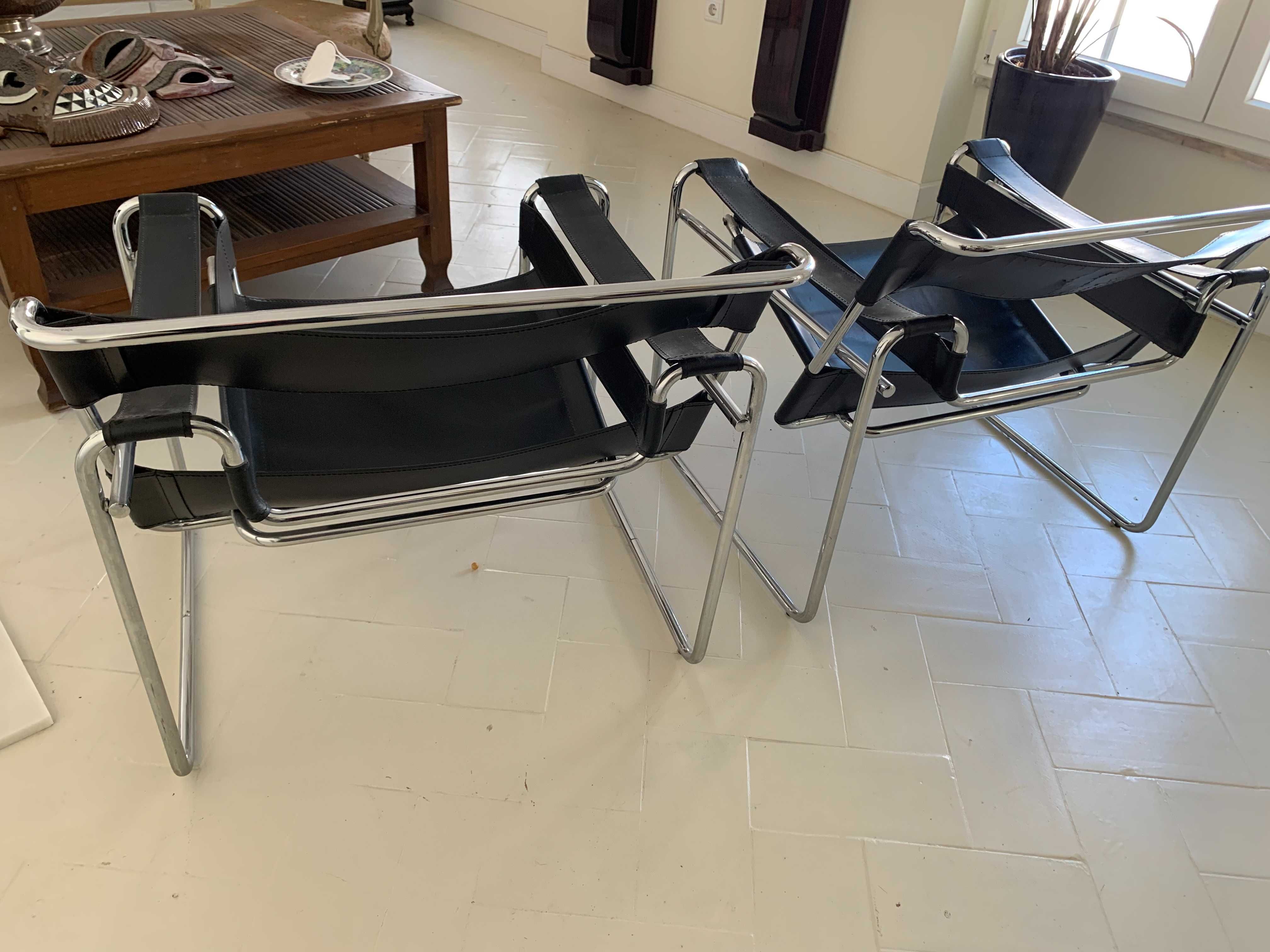 2 Cadeiroes design Wassily de Marcel Breuer