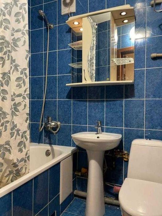 Продам 2 комнатную квартиру в р-не метро Холодная гора.