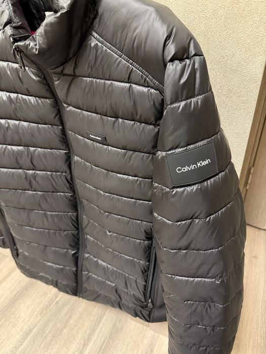 Продам оригинальную  мужскую куртку Calvin Klein