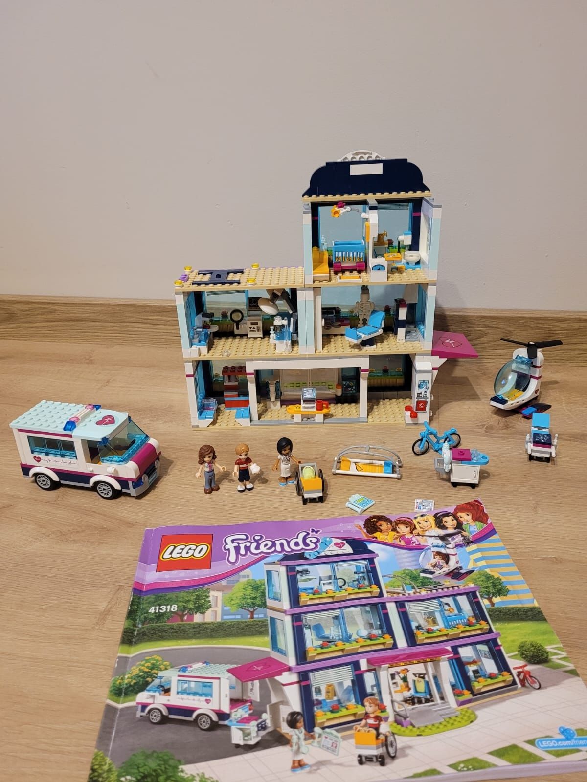 Lego Friends szpital w Heartlake 41318