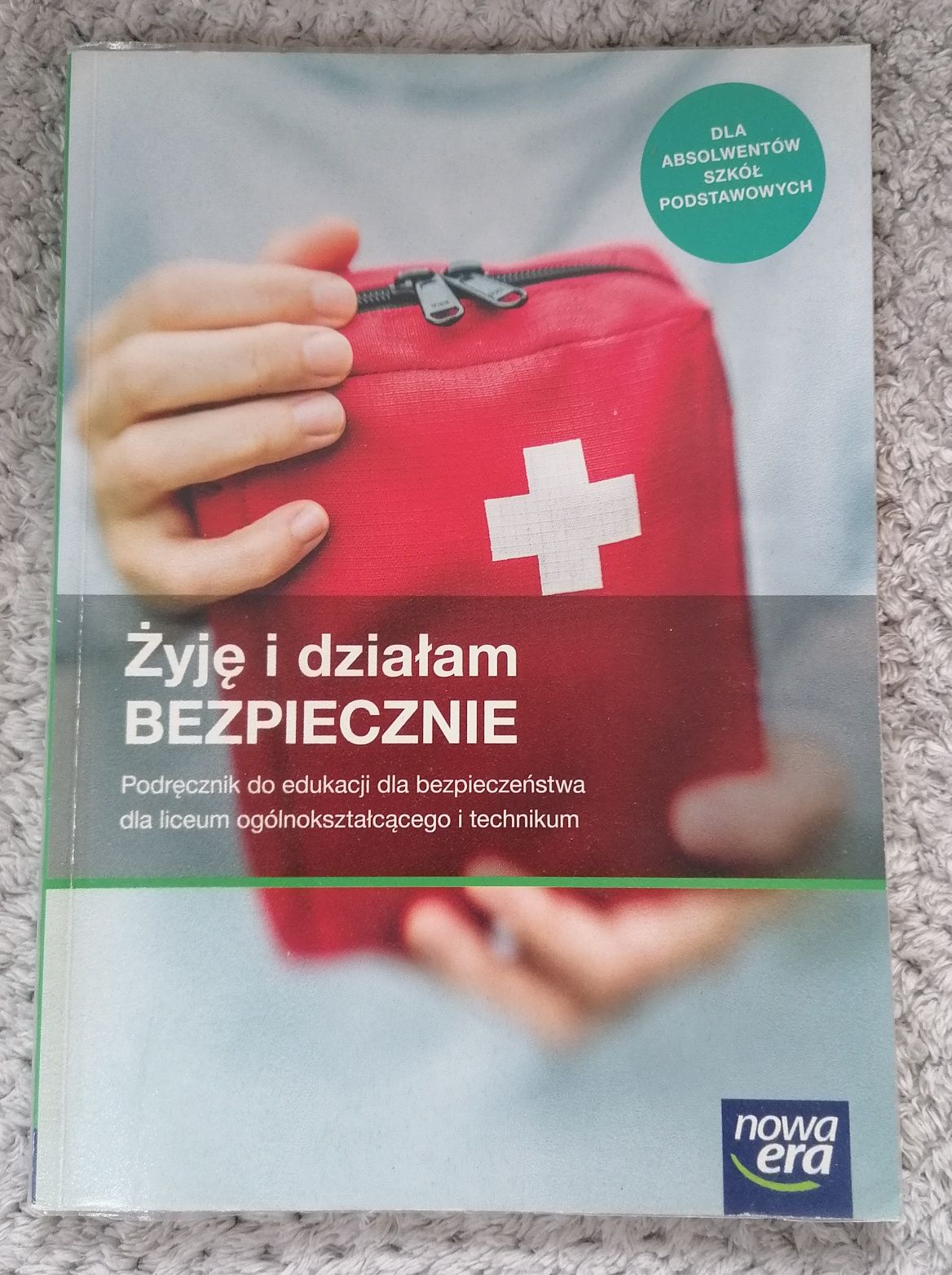 Żyje i działam bezpiecznie, podręcznik do edb dla liceum i technikum