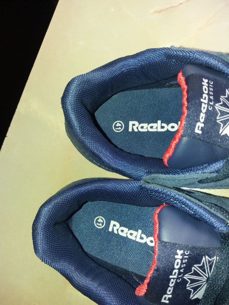 Чоловічі кросівки 
Продам кросівки reebok classik  натураль