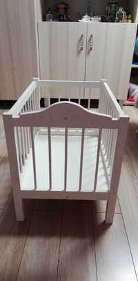 Drewniane łóżeczko dla lalek