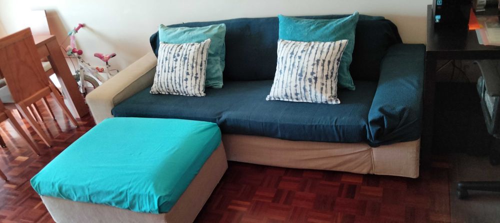 Sofá e repousa pés